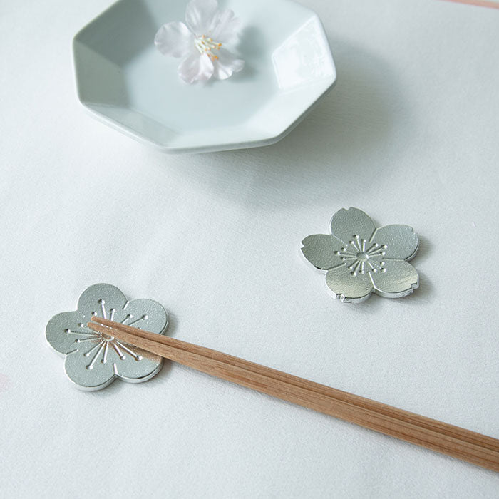 Set de 2 Posapalillos Flor Japonés Estaño 100%. NOUSAKU