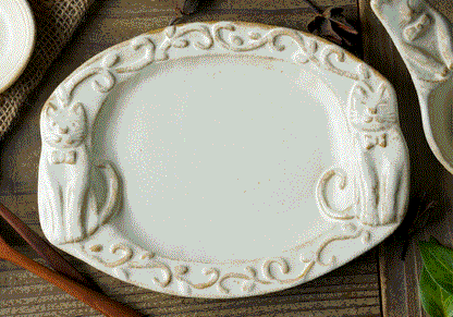 Plato Oval Gato. Wakasama Mashiko