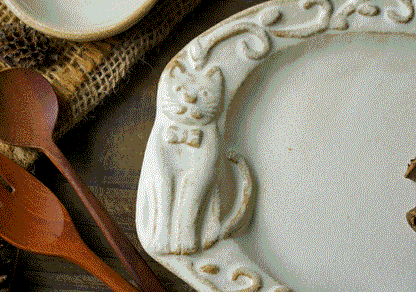 Plato Oval Gato. Wakasama Mashiko