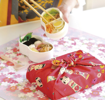 Furoshiki 50cm Kokeshi. SANYO