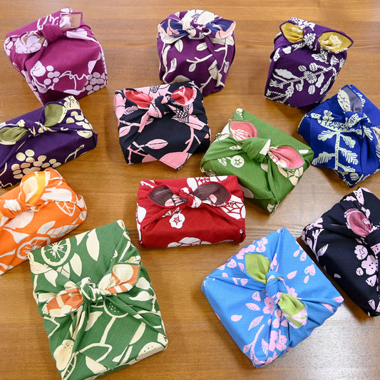 Furoshiki 50cm Reversible Omotenashi. SANYO