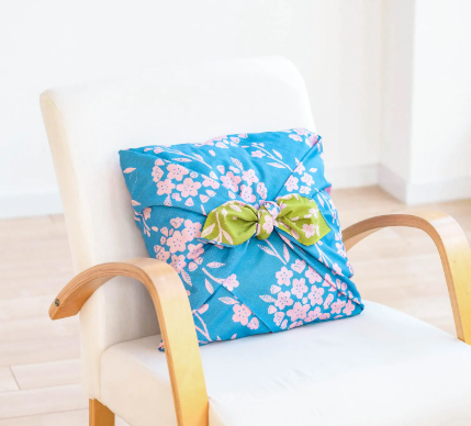 Furoshiki 105cm Reversible Omotenashi. SANYO